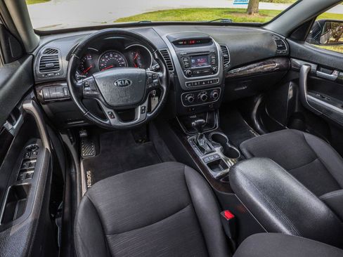 Used 2015 Kia Sorento LX FWD image 19