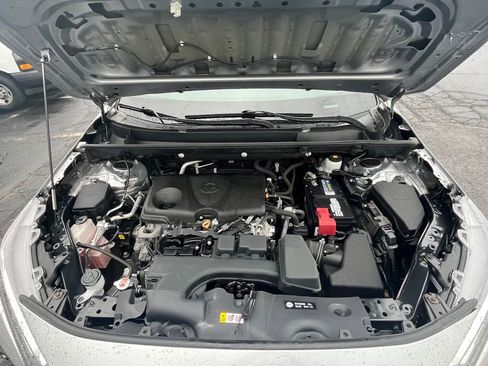 Used 2022 Toyota RAV4 XLE Premium AWD/4WD image 17