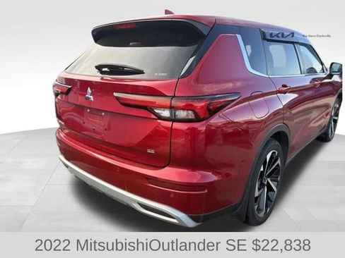 Used 2022 Mitsubishi Outlander SE image 8