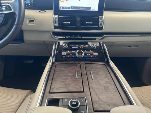 Used 2019 Lincoln Navigator L Reserve w/ Cargo Package AWD/4WD image 12