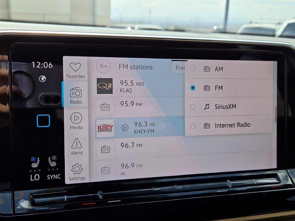 Certified 2026 Volkswagen Atlas Cross Sport SE FWD image 24