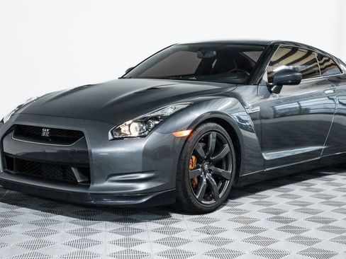 Used 2009 Nissan GT-R Premium image 20