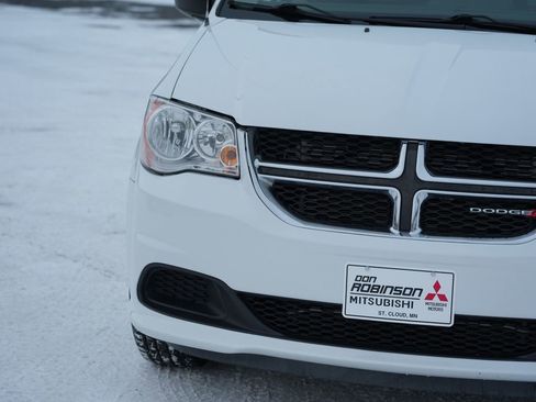 Used 2017 Dodge Grand Caravan SE w/ Power Window Group image 9