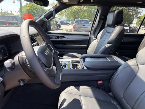 New 2026 Jeep Grand Wagoneer L 4WD image 14