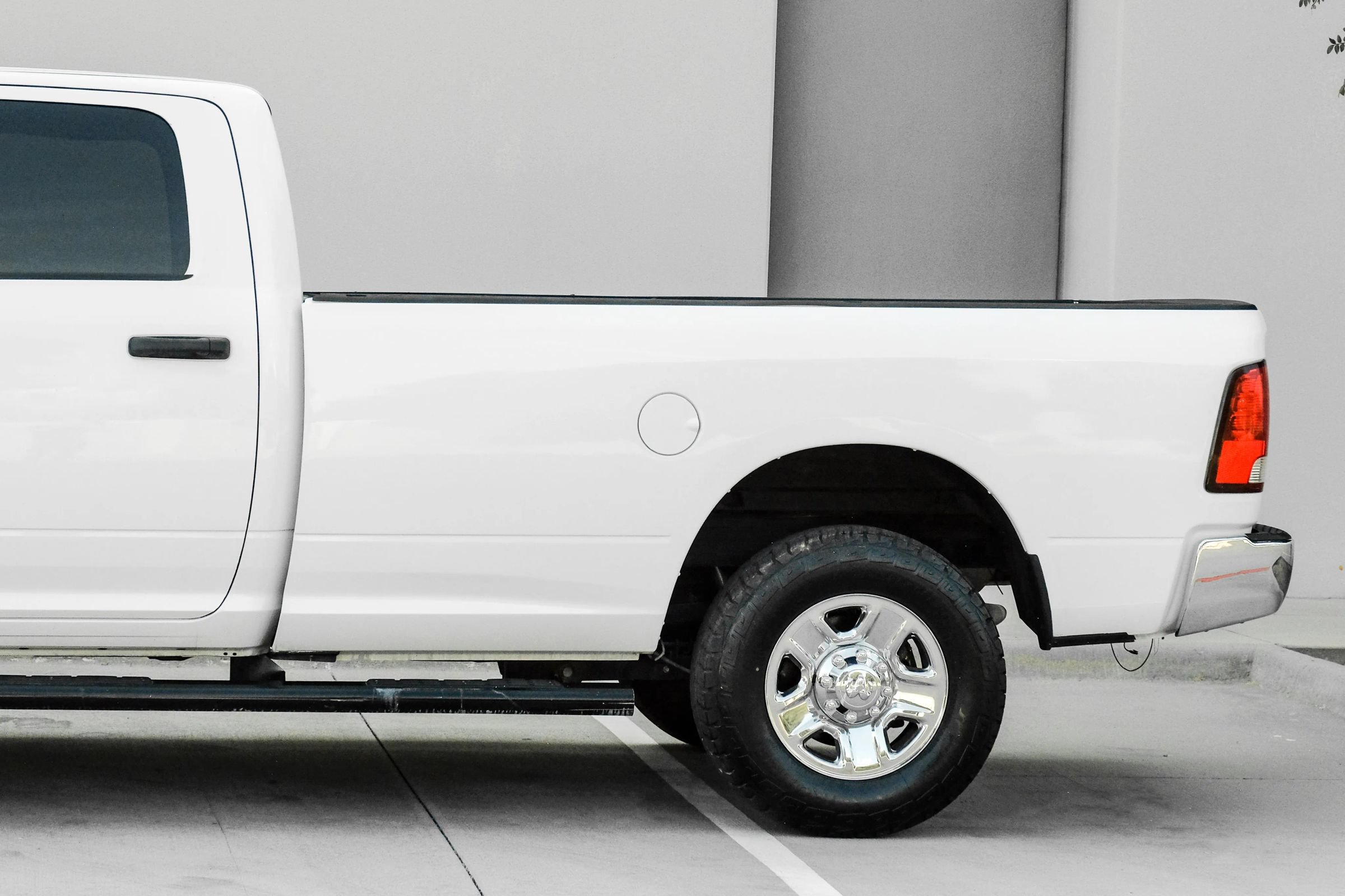 Used 2016 RAM 2500 Tradesman w/ Chrome Appearance Group RWD image 12