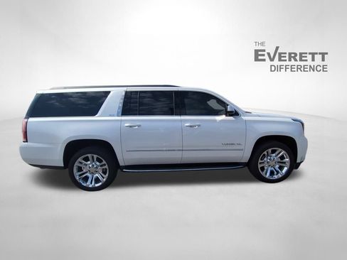 Used 2019 GMC Yukon XL SLT w/ Premium Edition image 3