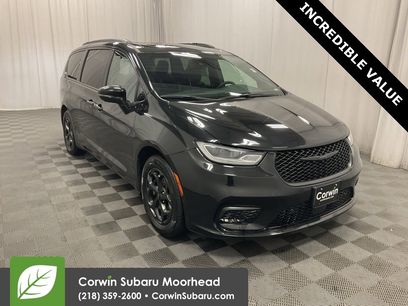 Used 2024 Chrysler Pacifica Premium