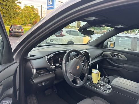 Used 2023 Chevrolet Traverse LT AWD/4WD image 7