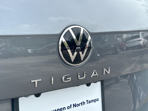 Used 2024 Volkswagen Tiguan SE R-Line FWD image 11