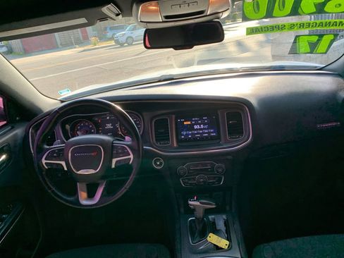 Used 2017 Dodge Charger R/T image 12