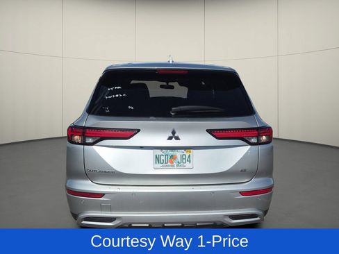 Used 2024 Mitsubishi Outlander SE FWD image 8