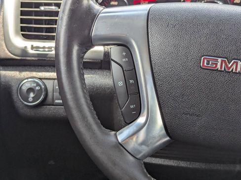 Used 2016 GMC Acadia SLE FWD image 18