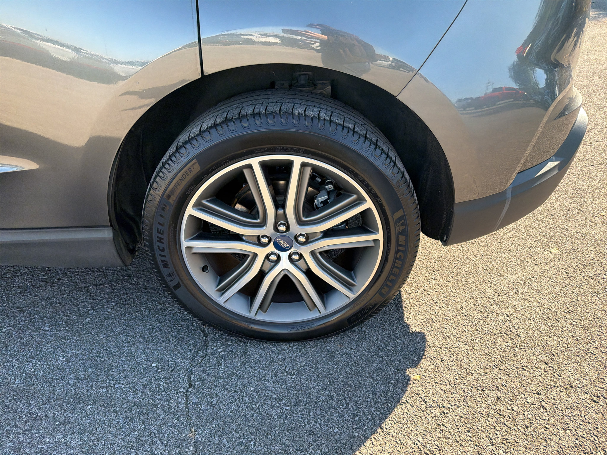 Used 2020 Ford Edge Titanium FWD image 35