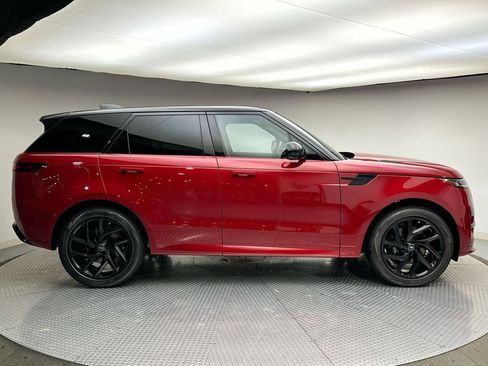 Used 2025 Land Rover Range Rover Sport Dynamic SE image 4