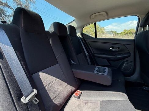 Used 2022 Nissan Sentra SR w/ Electronics Package image 16