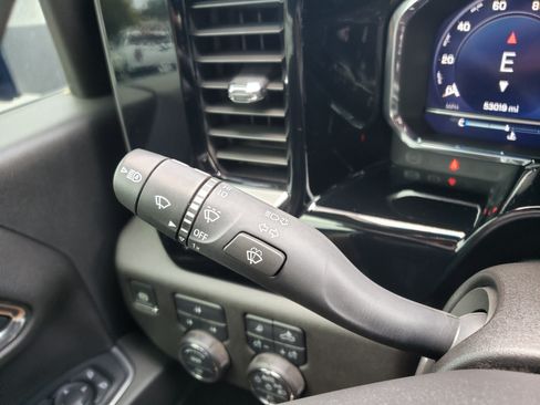 Used 2024 Chevrolet Silverado 2500 LT AWD/4WD image 17