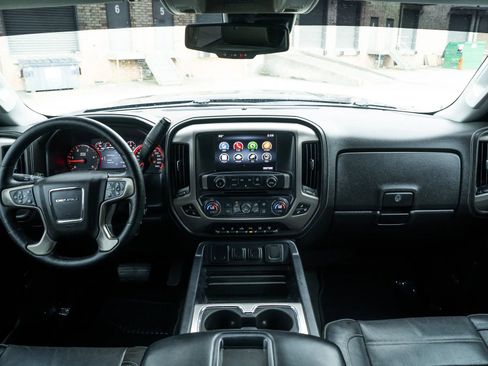Used 2015 GMC Sierra 2500 Denali w/ Duramax Plus Package AWD/4WD image 29