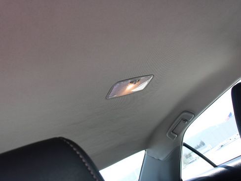 Used 2013 Toyota Camry SE image 19