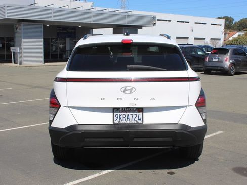 Used 2024 Hyundai Kona SEL FWD image 8