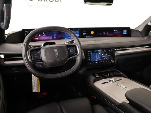 New 2025 Lincoln Navigator Reserve w/ Jet Appearance Package AWD/4WD image 2