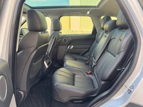 Used 2017 Land Rover Range Rover Sport SE image 25