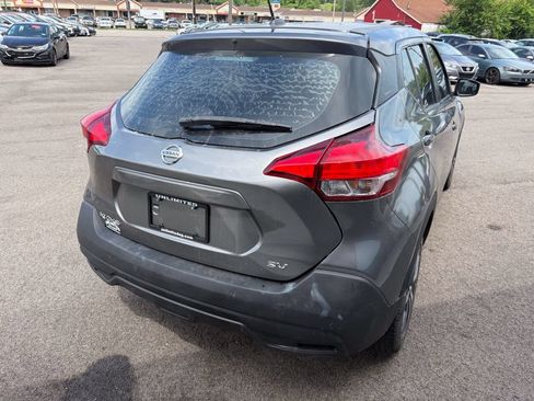 Used 2019 Nissan Kicks S FWD image 7
