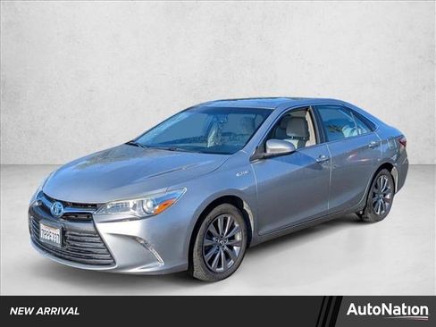Used 2016 Toyota Camry XLE image 1