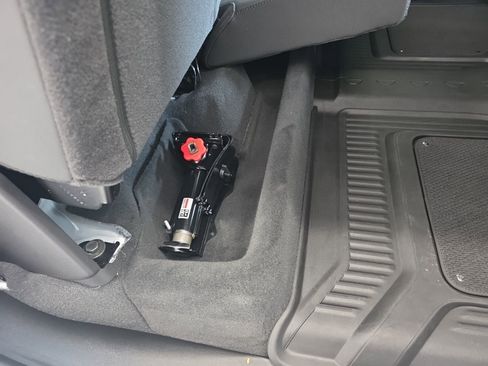 Used 2025 GMC Sierra 1500 AT4 w/ AT4 Premium Package image 13