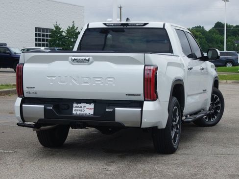 Used 2025 Toyota Tundra Limited AWD/4WD image 10