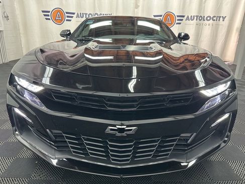 Used 2019 Chevrolet Camaro SS RWD image 3