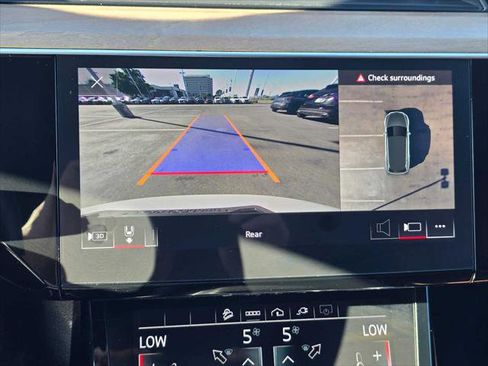 Used 2024 Audi Q8 e-tron Premium Plus image 34