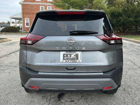 Used 2023 Nissan Rogue SV w/ SV Premium B Package image 5