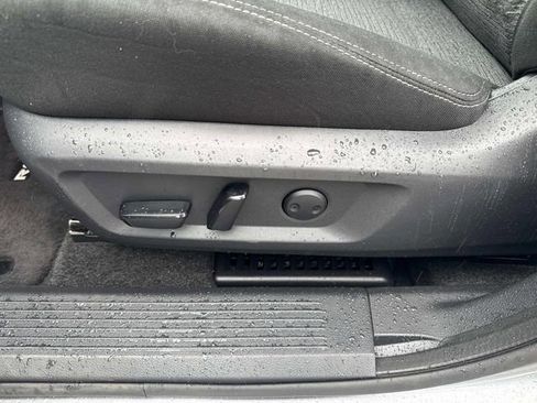 Used 2022 Nissan Rogue SV image 21