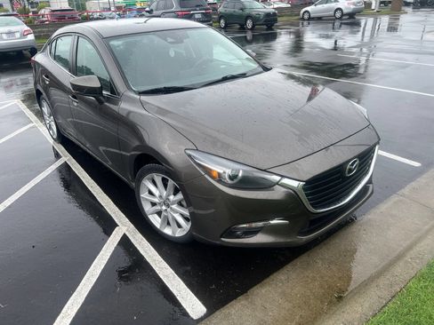 Used 2017 MAZDA MAZDA3 Grand Touring w/ Premium Equipment Package FWD image 18