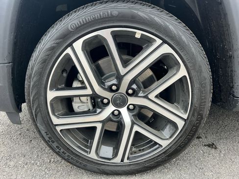 New 2025 Jeep Compass Limited w/ Sun & Sound Group image 18