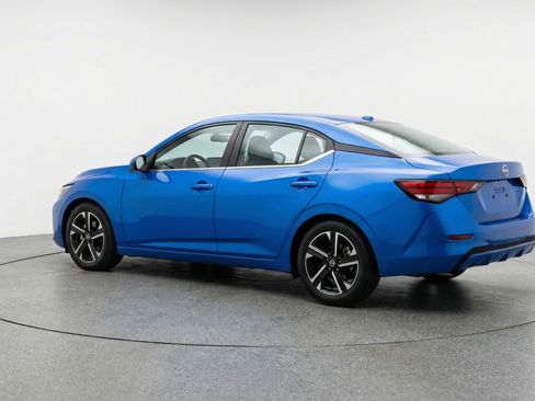 Used 2025 Nissan Sentra SV FWD image 6