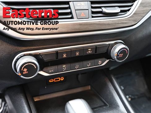 Used 2025 Nissan Altima 2.5 SV FWD image 20