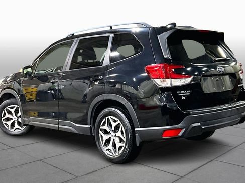 Used 2019 Subaru Forester Premium w/ All-Weather Package image 12