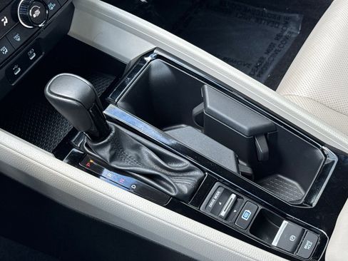 Certified 2024 Honda Accord EX-L image 19