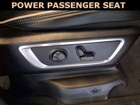 Certified 2025 RAM 1500 Laramie image 31