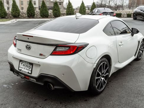 Used 2024 Toyota GR86 RWD image 33