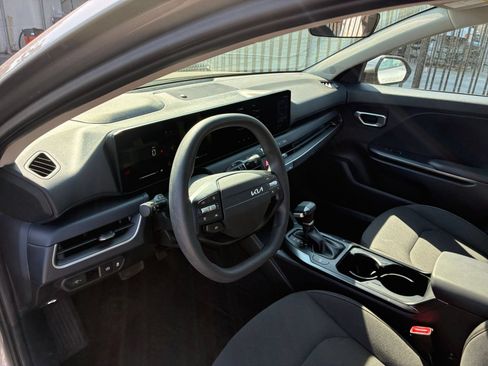 Used 2026 Kia K4 FWD image 32