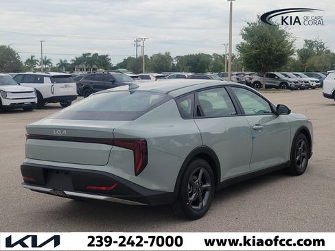 New 2026 Kia K4 FWD image 6