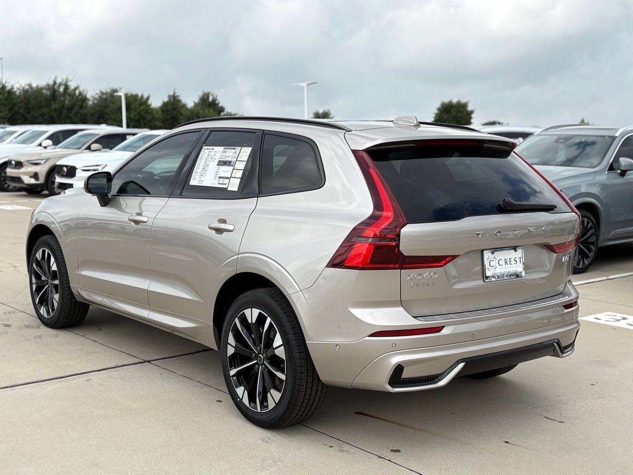 New 2026 Volvo XC60 B5 Plus w/ Protection Package Premier AWD/4WD image 5