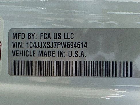 Used 2023 Jeep Wrangler Unlimited Rubicon 392 image 31