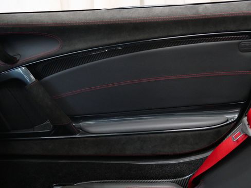 Used 2009 Mercedes-Benz SLR image 26