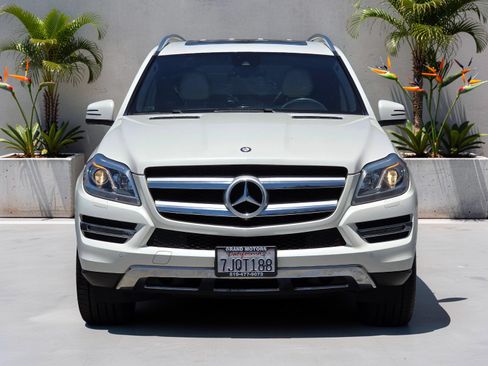 Used 2015 Mercedes-Benz GL 450 4MATIC w/ Parking Assist Package image 2
