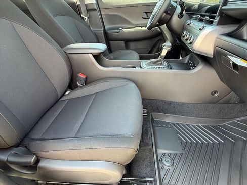 New 2027 Hyundai Kona SE FWD image 10