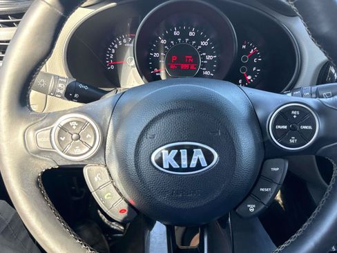 Used 2016 Kia Soul + w/ Primo Package FWD image 27