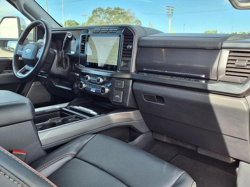 Used 2023 Ford F250 Lariat w/ Chrome Package image 12